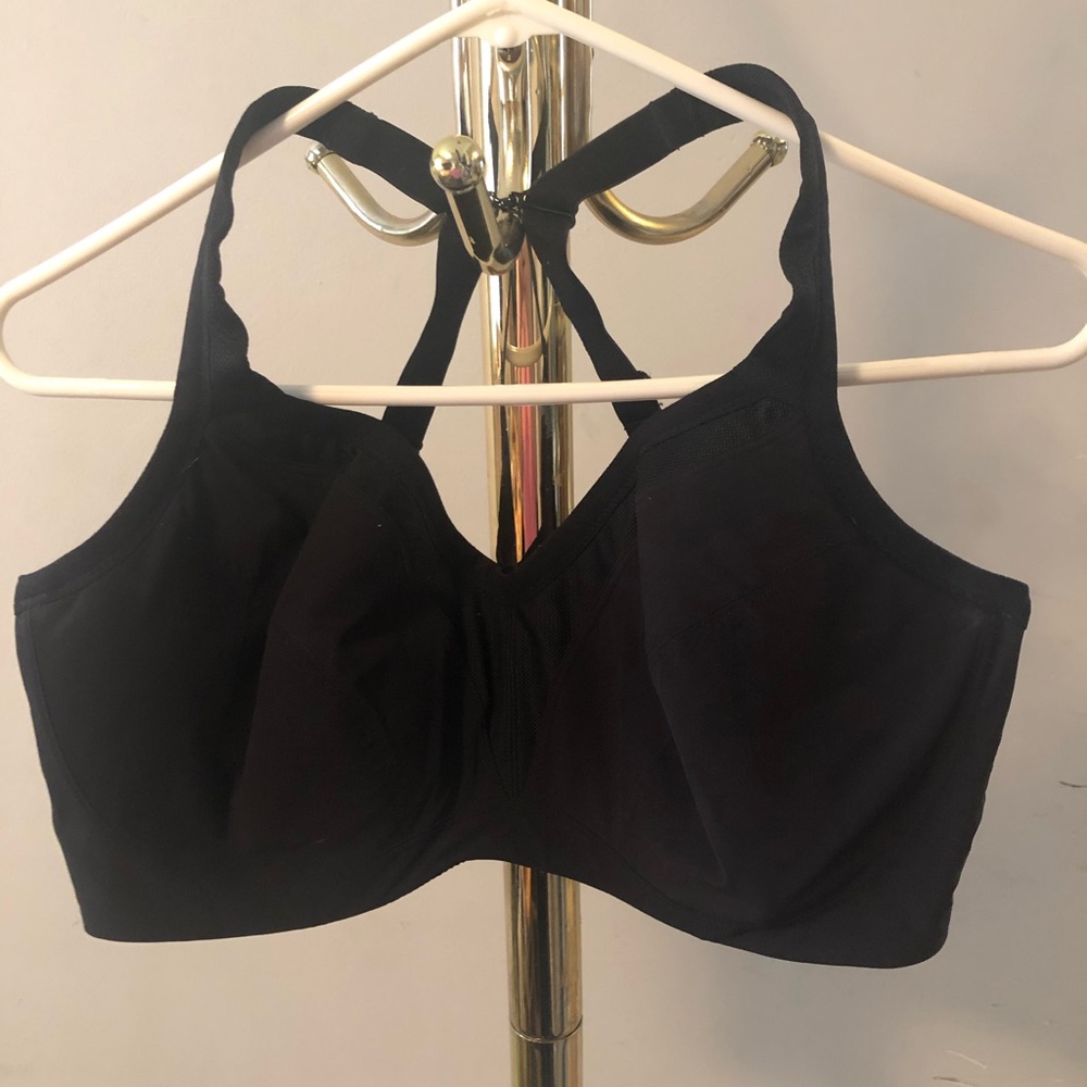 Torrid sports bra multi-way 40DDD